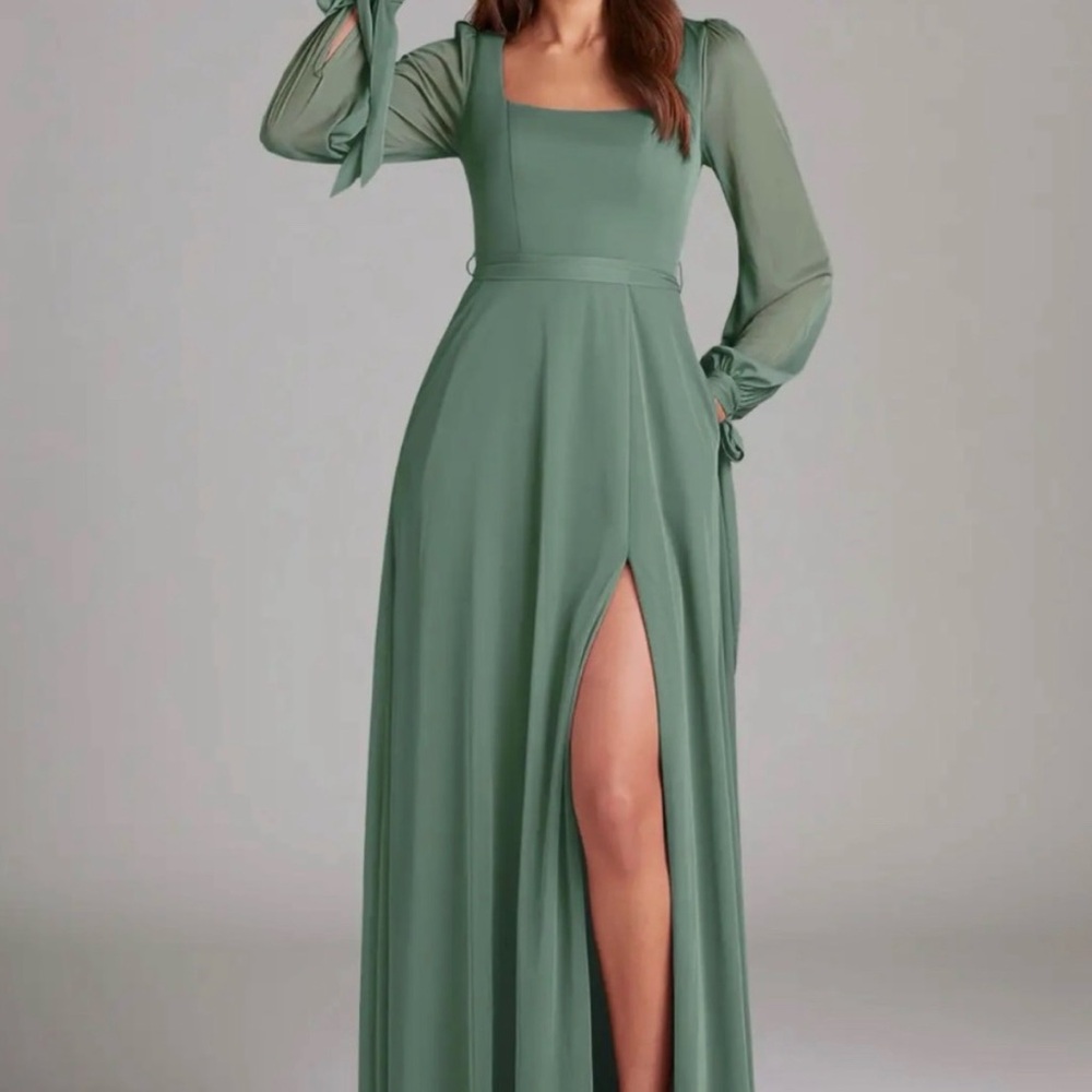 Elegant Green Long Sleeve Dress